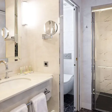 Manolita 5* Paris